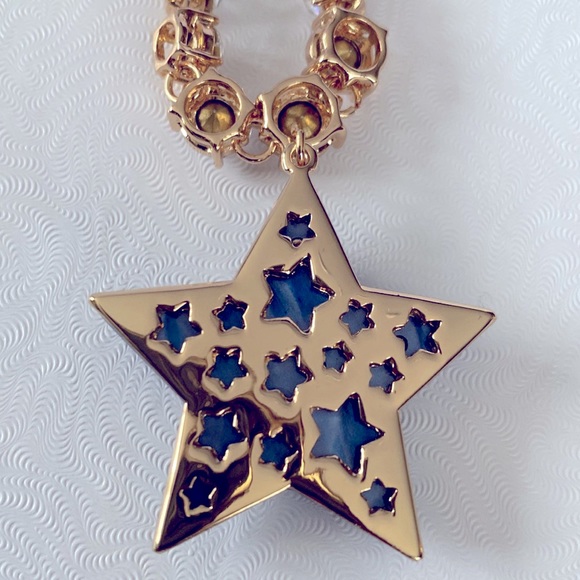 New Betsey Johnson
Star Short Pendant Necklace - Picture 7 of 10